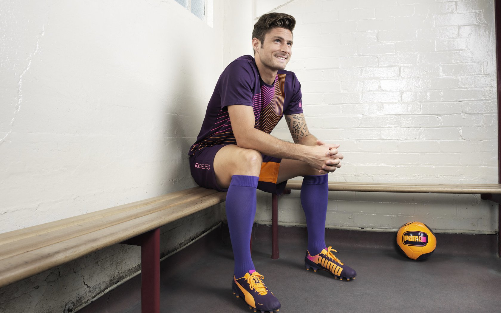 欧洲杯战术变化：变阵与突破的精彩瞬间，欧洲杯的战况如何