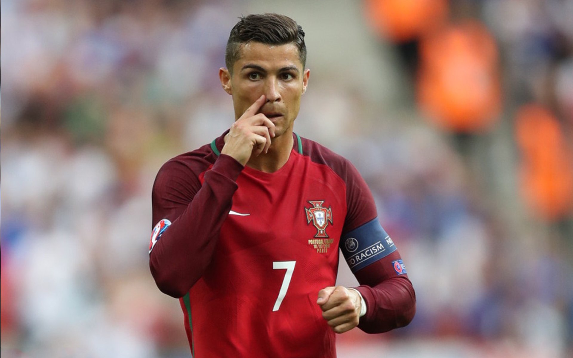 职业联赛推动球队视觉统一提升品牌辨识度